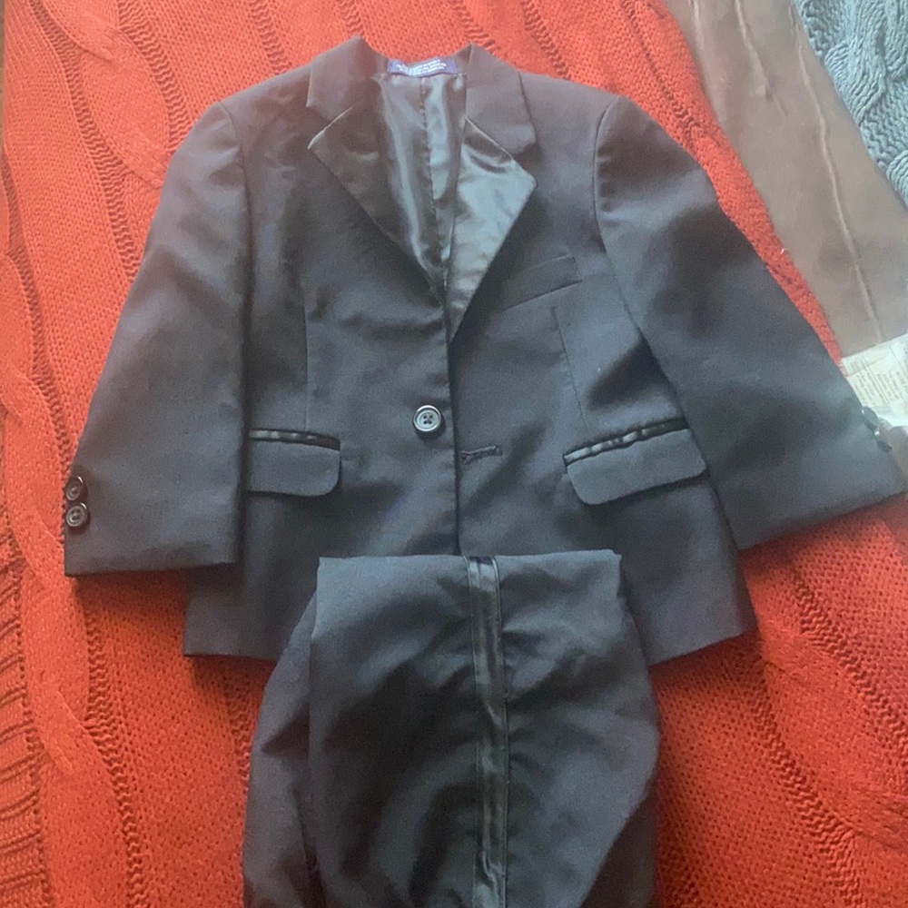 Tuxedo suit